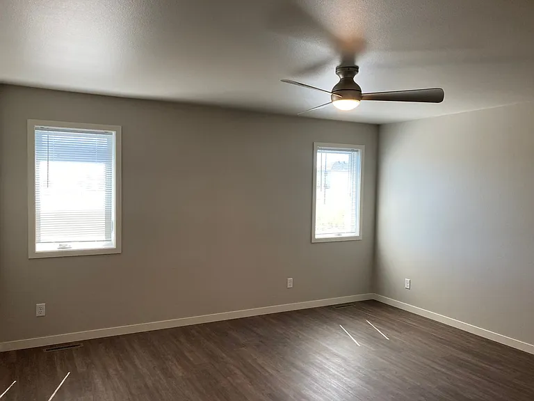 4 Bed 3 Bath Twin Home — Photo 9