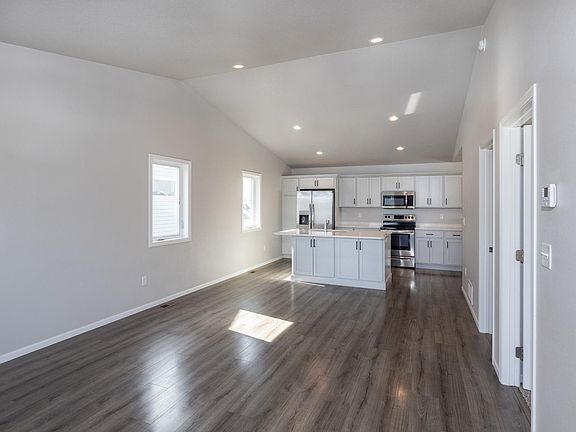 5th image of 1282 Rachel Dr W