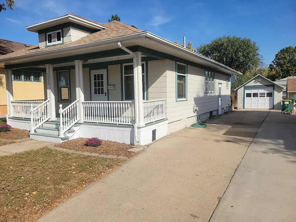 1330 S Dakota Ave