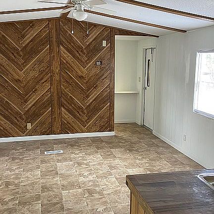 4th image of 37812 Lake Gilbert Cir