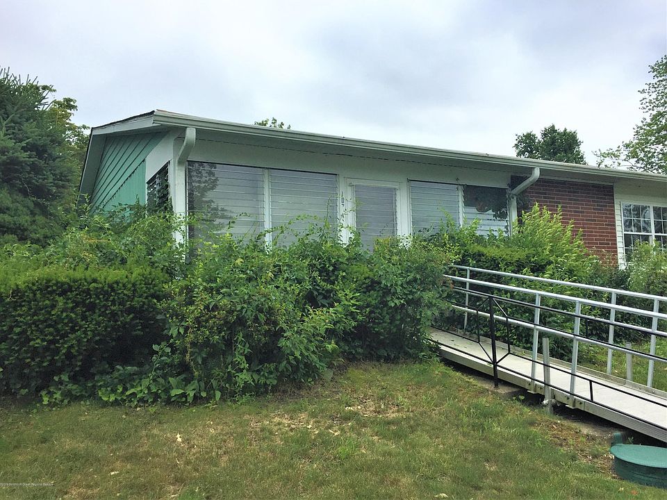 1st image of 107A Edinburgh Ln #100A