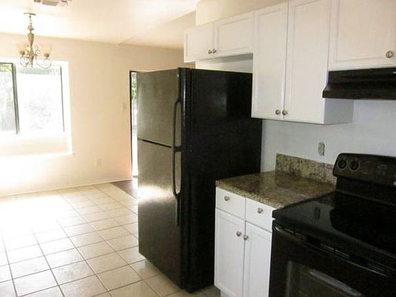 3rd image of 5719 Sunup Dr