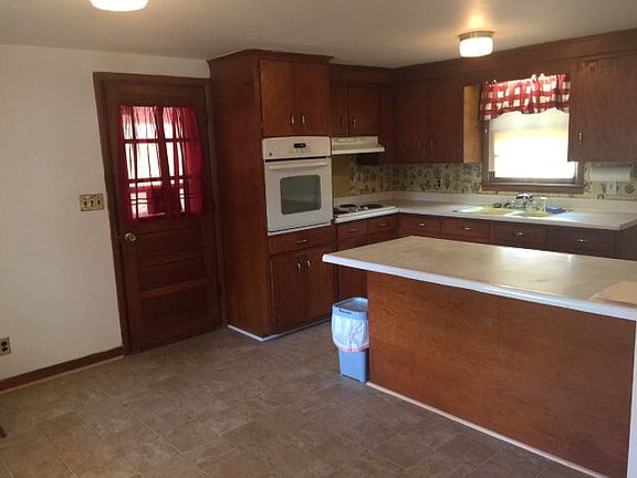 3rd image of 1600 3rd St