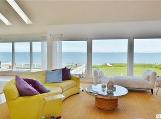 11 Convent Ln, Center Moriches, NY 11934