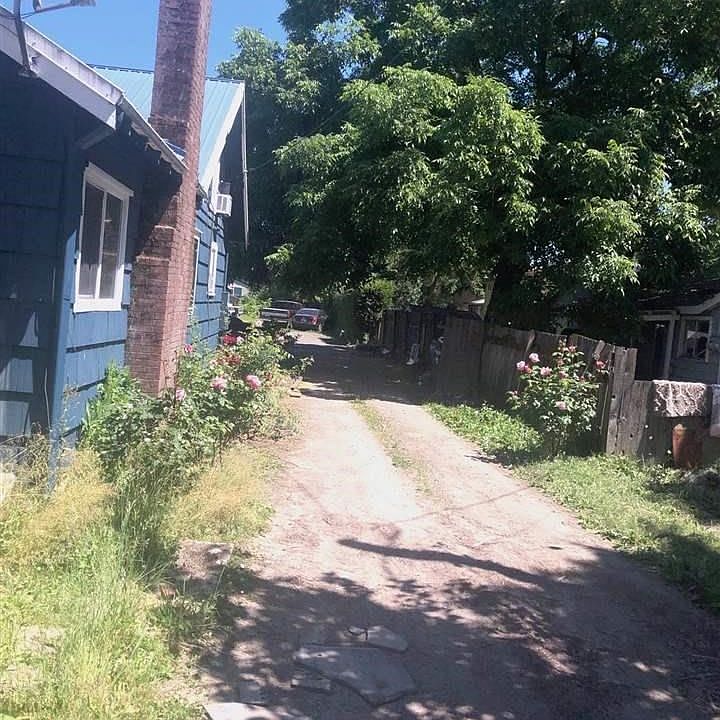 2nd image of 555 S Main St