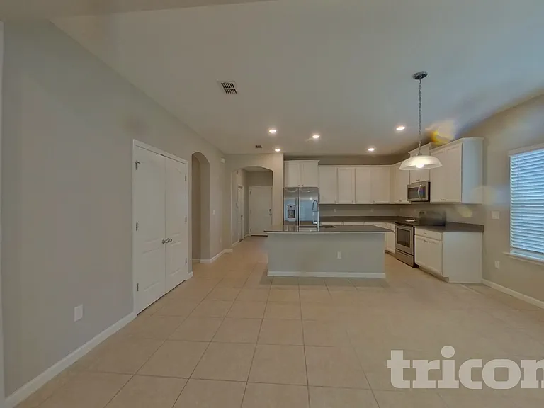 10328 Pavnes Creek Dr — Photo 3