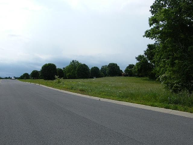 2nd image of 19 Bellemeade Dr #19