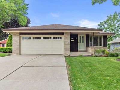 2582 South 88th STREET, West Allis, WI, 53227