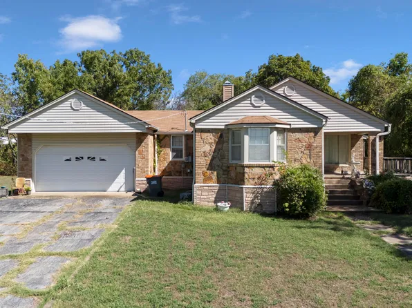 10619 Lakeshore Dr, Grove, OK 74344