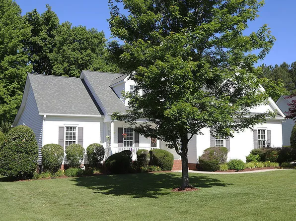 70 Glen Oaks Dr, Youngsville, NC 27596