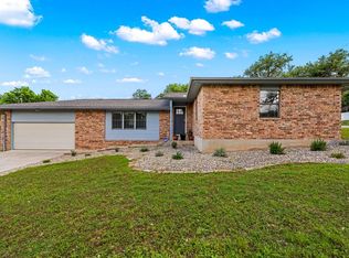101 Fawn Valley Ln, Kerrville, TX 78028