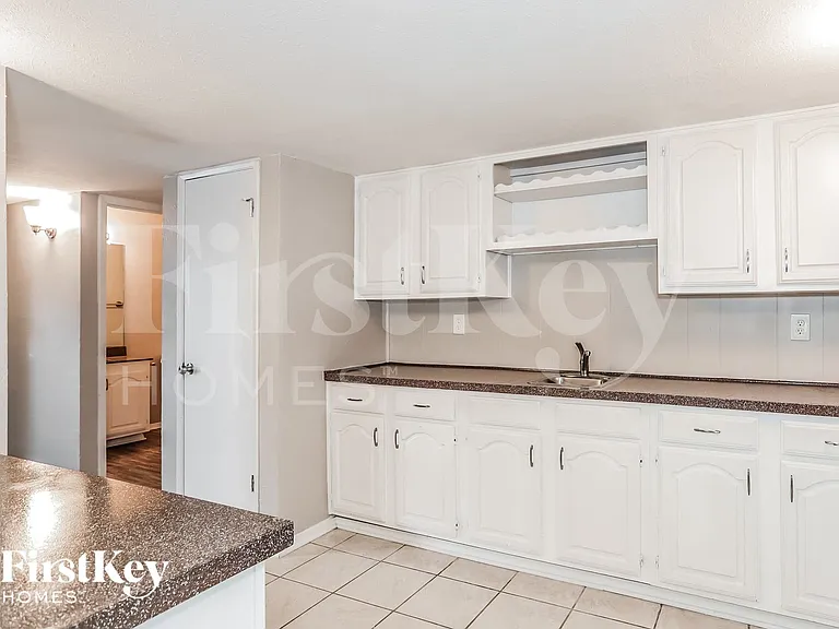 16939 Macleish Dr — Photo 5