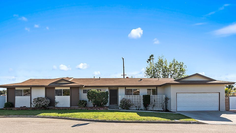 1st image of 1806 E Palm Dr