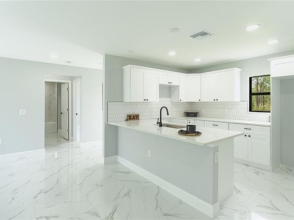 4th image of 625 Flamingo AVE