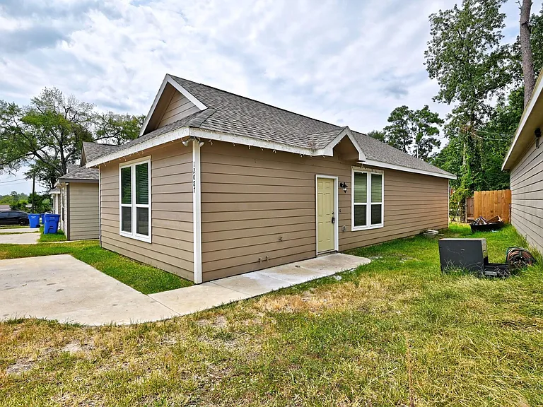 11475 Underwood St — Photo 2