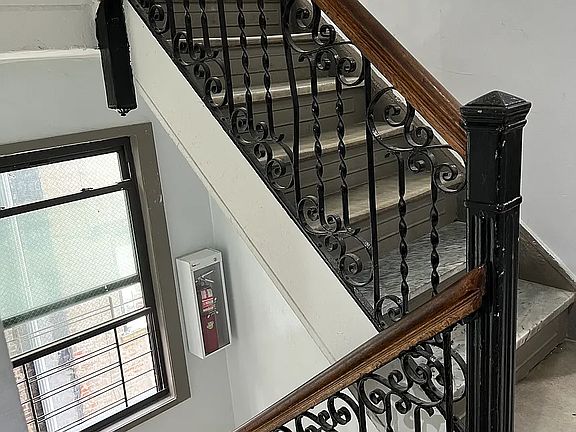 4th image of 3692 Broadway APT 32