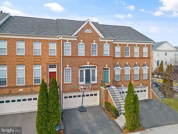 3rd image of 22055 Avonworth Sq