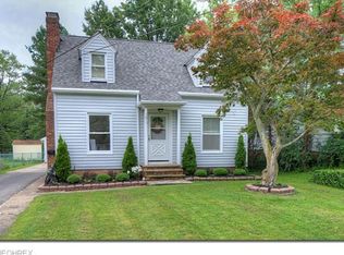 1675 Sunview Rd, Lyndhurst, OH 44124