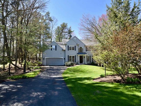 2nd image of 18 Cobble Hill Dr