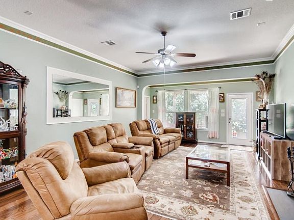 3rd image of 26017 Kingshill Dr