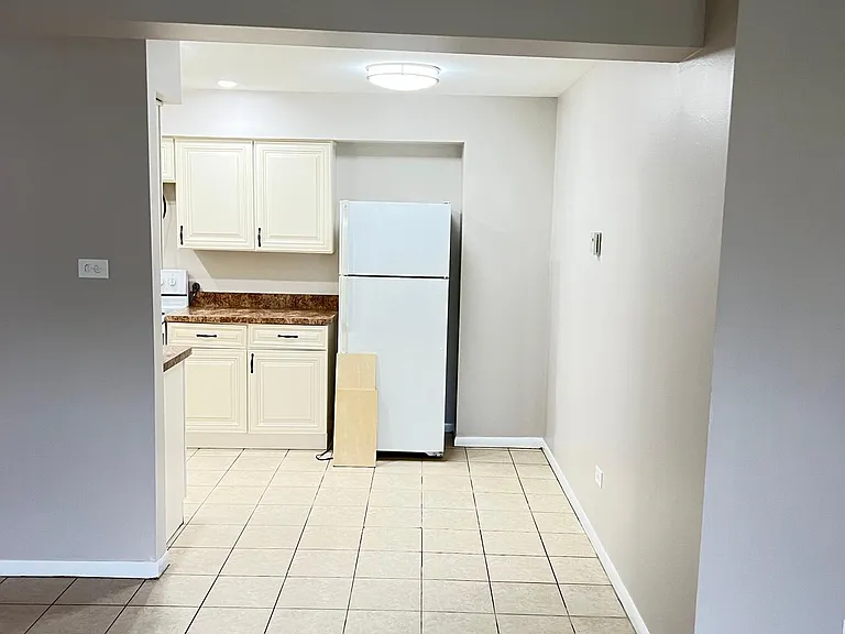 11055 S Nagle Ave #3 — Photo 4