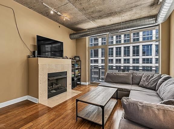 5th image of 1305 S Michigan Ave APT 608