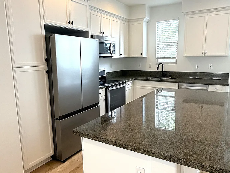 1876 Orizaba Ave — Photo 6