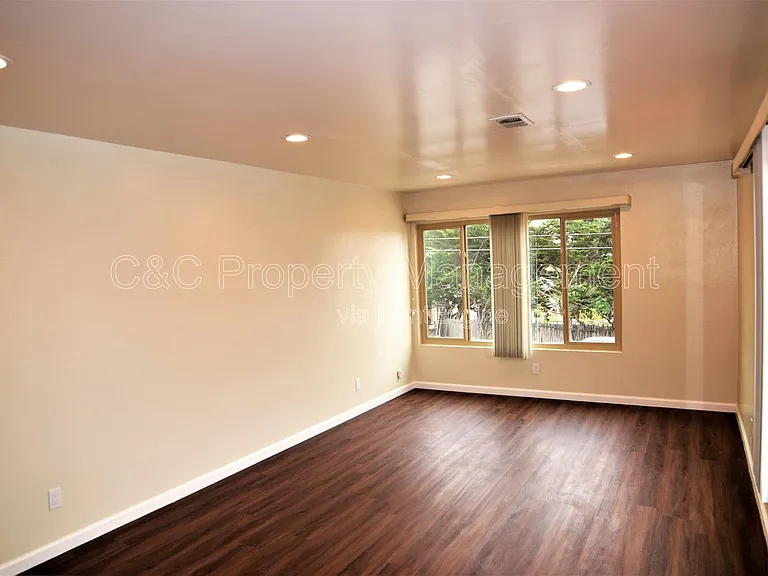 1695 Hilby Ave — Photo 7