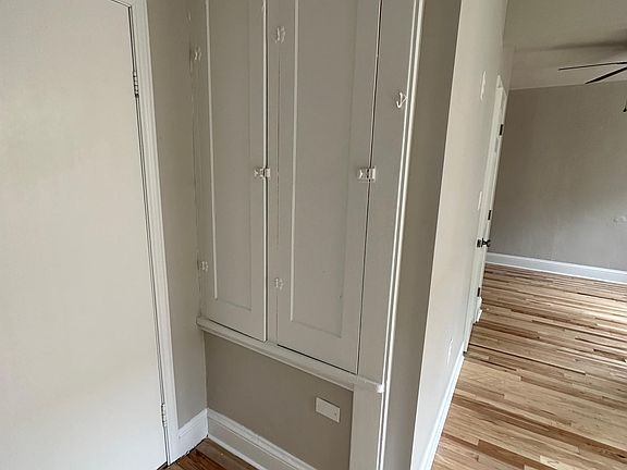 3rd image of 2011 Lark St APT 2