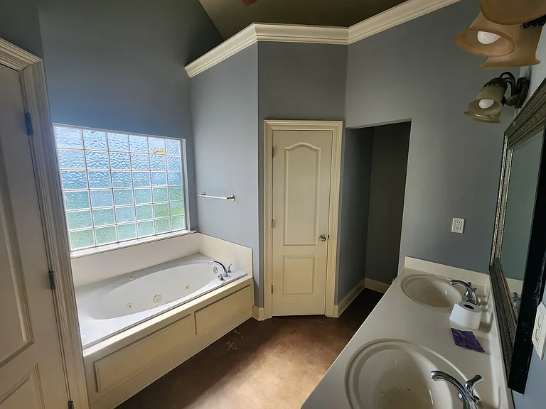 13464 Hilbert Young Rd — Photo 5