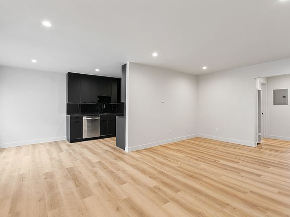 3rd image of 243 S Park View St #4