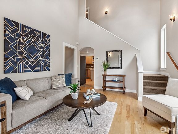 3rd image of 1726 10th Avenue SE