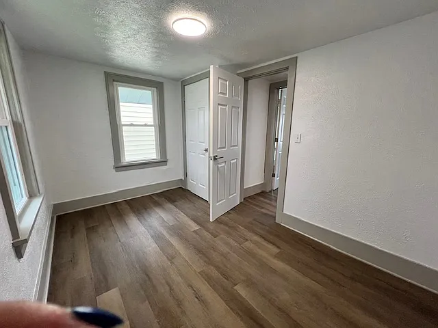 211 Columbia St — Photo 14