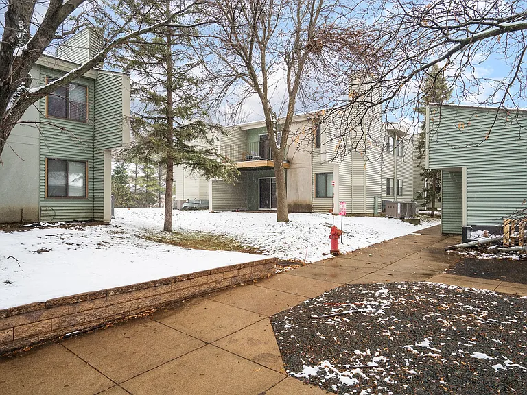 Greenwood Apartments — Photo 6
