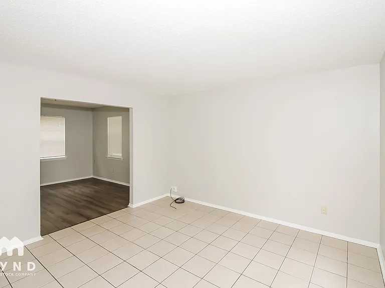 6875 Embassy Cir — Photo 6
