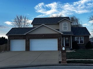 1163 Larkspur Dr, Mascoutah, IL