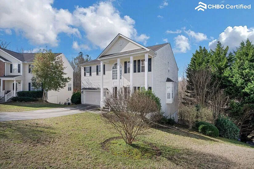 Spacious Corporate Home in Wake Forest — Photo 3