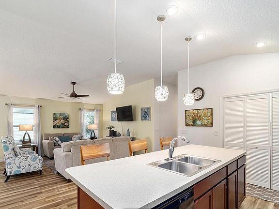 3rd image of 5852 Evatt Pl