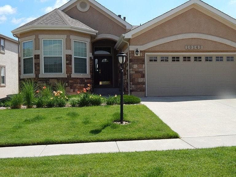1st image of 10143 Clovercrest Dr
