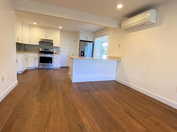 5th image of 2783 Philip Ave