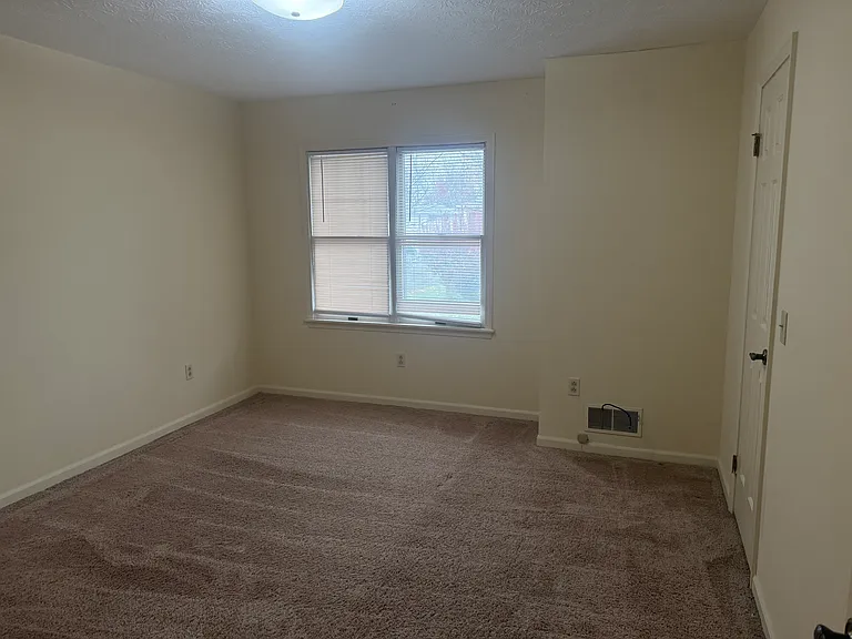 55 Frenchwoods Cir — Photo 10