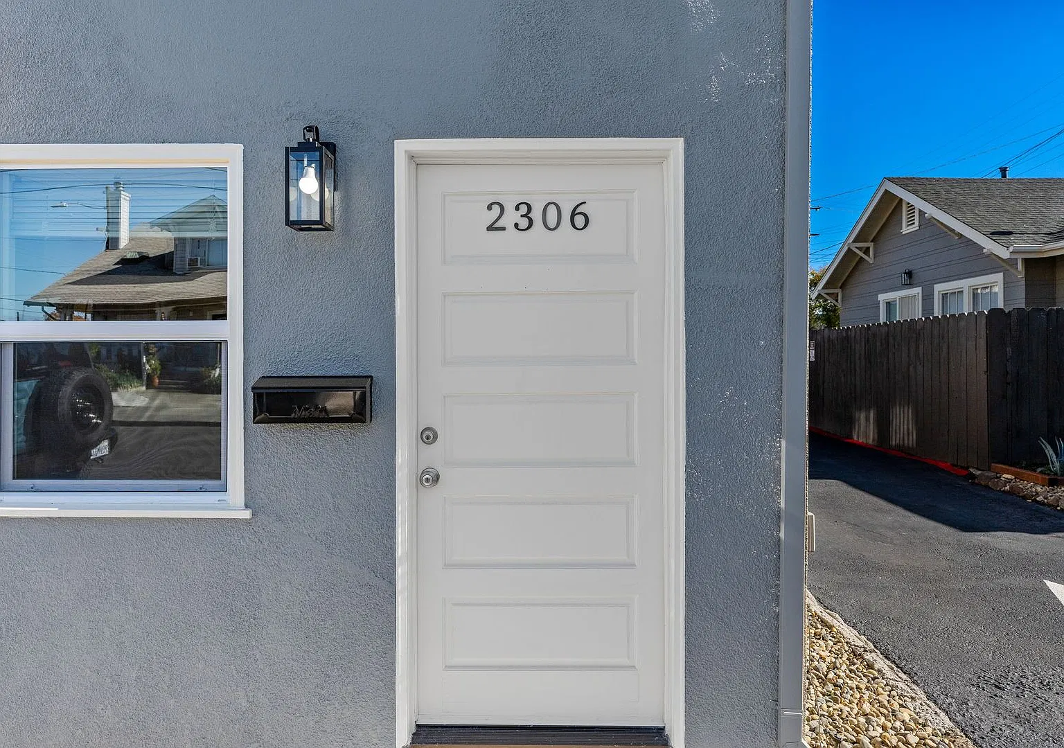 1423 Lincoln Avenue — Photo 1