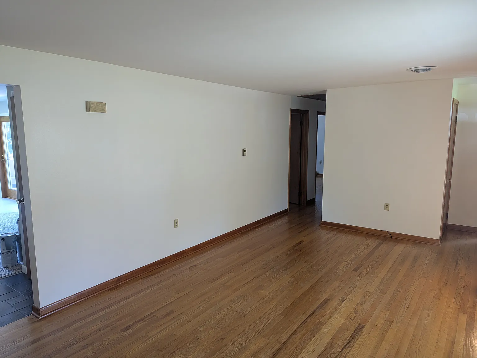 3 bed, 2.5 bath, 1610 sqft, $2,350 — Photo 2