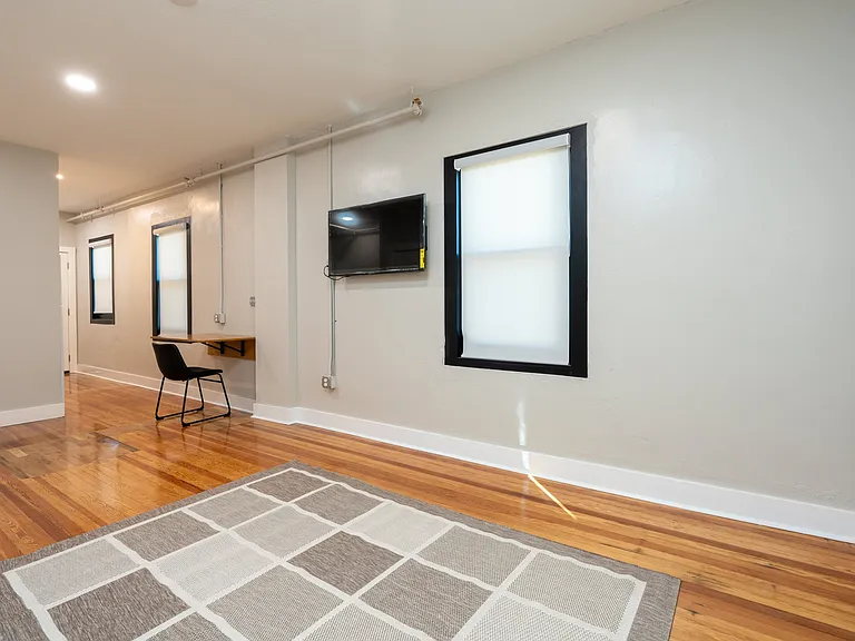2328 E Douglas Ave — Photo 8