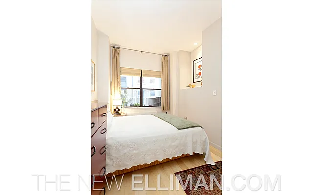 Sold by Douglas Elliman | media 19