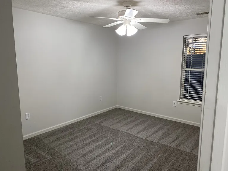 1060 Somerset Springs Dr — Photo 5