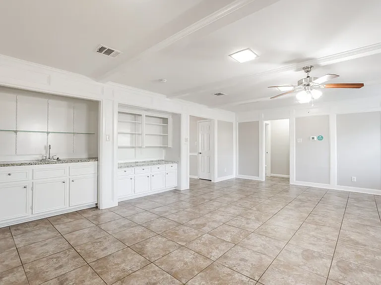 11715 Gardenglen Dr — Photo 4