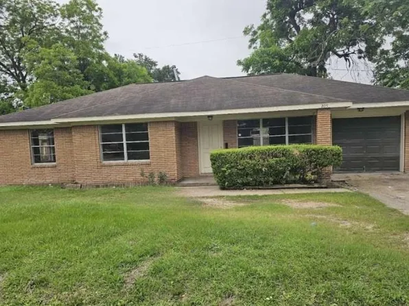 205 W Rittenhouse St, Houston, TX 77076