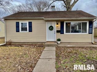 1305 Dean St, Centralia, IL 62801