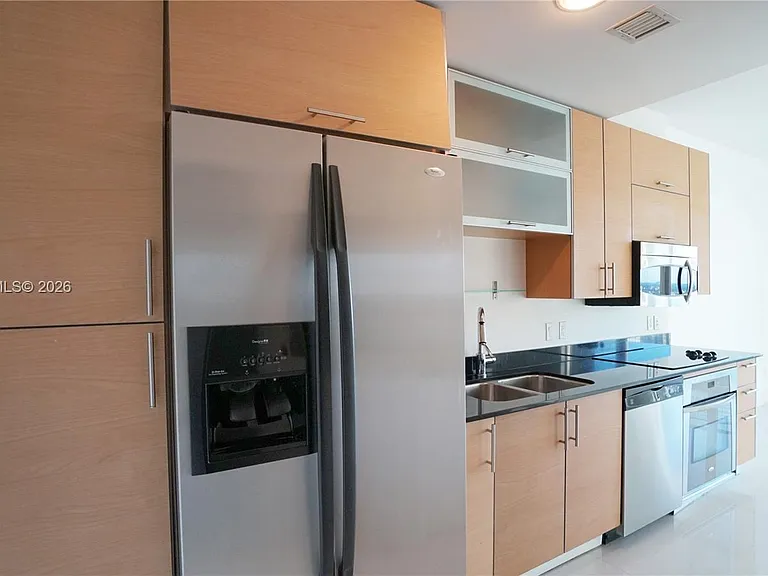 60 SW 13th St #2215 — Photo 3